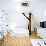 Tillerova 4*