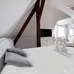Tillerova 4*