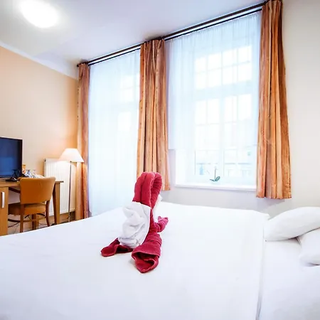 Tillerova 4*