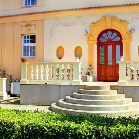 Tillerova בית הארחה 4*