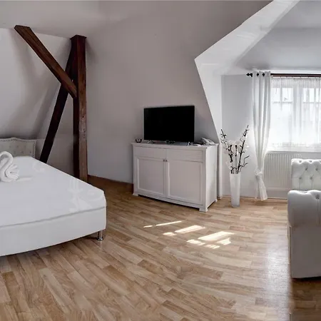 Tillerova 4* Lázně Bohdaneč