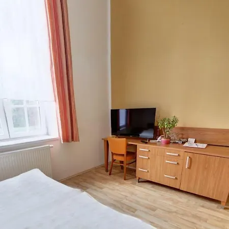 Tillerova 4*