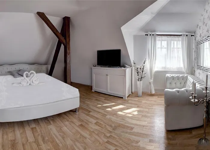 Tillerova 4* Lázně Bohdaneč