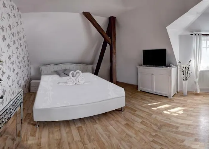 Tillerova 4*