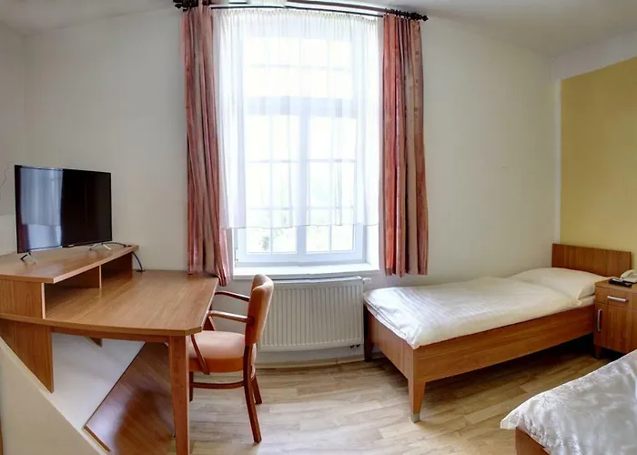Tillerova 4* Lázně Bohdaneč