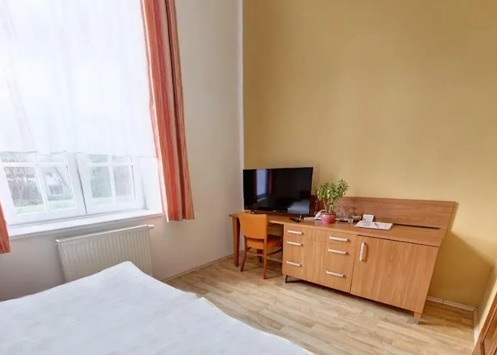 Tillerova 4*
